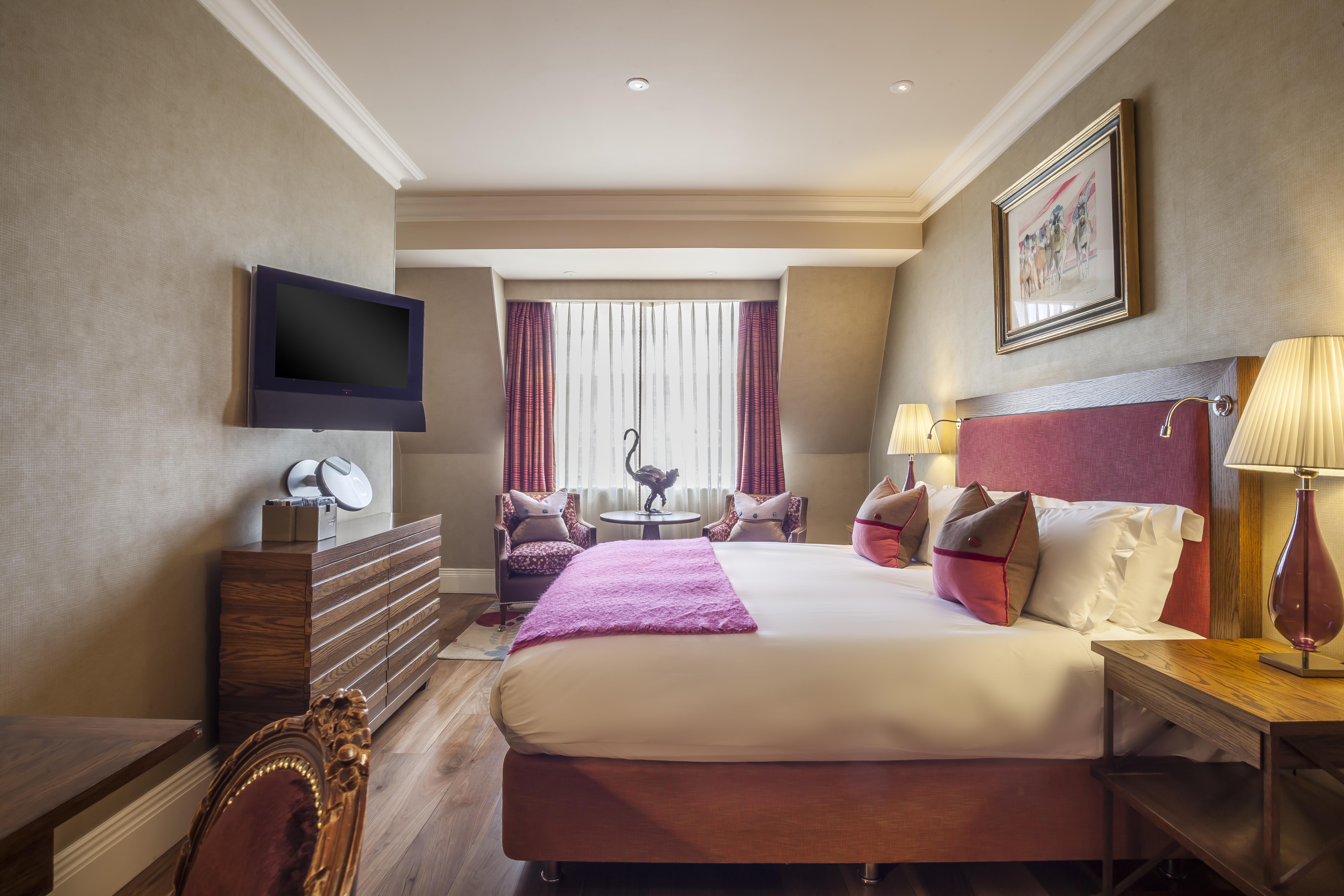Отель The Roseate Ридинг Экстерьер фото A bedroom at the hotel