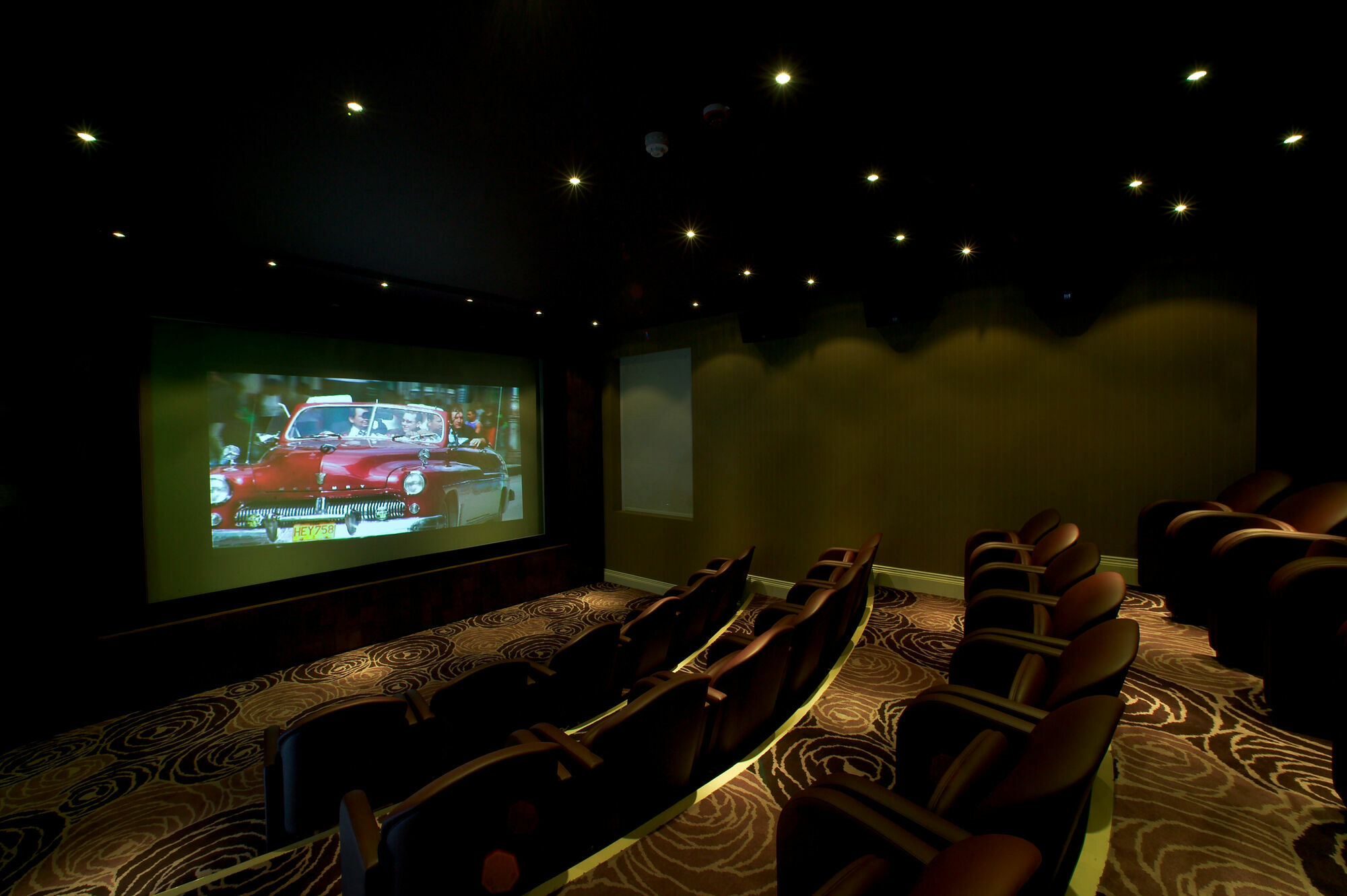 Отель The Roseate Ридинг Экстерьер фото A home theater